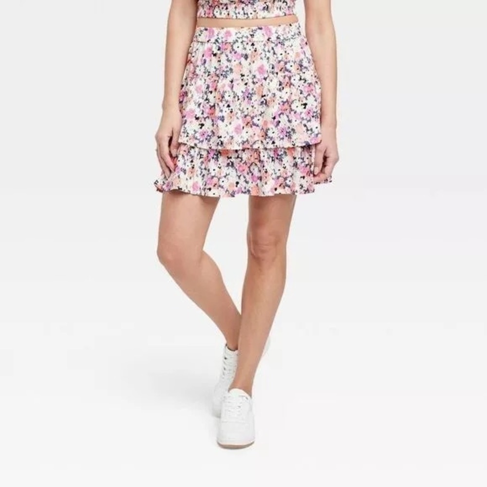 ๐ Target Universal Thread Cream and Pink Floral Tiered Ruffle Mini Skirt Size M - Picture 10 of 13